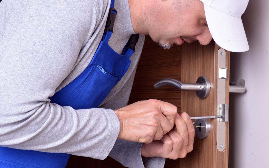 remplacer une serrure de porte Montereau-Fault-Yonne