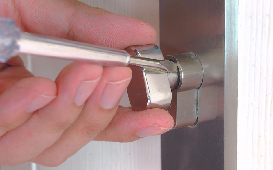 changer une serrure sans clé Fosses