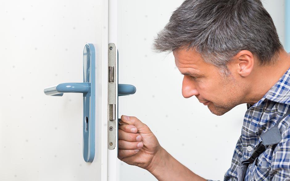 remplacer une serrure de porte Montereau-Fault-Yonne